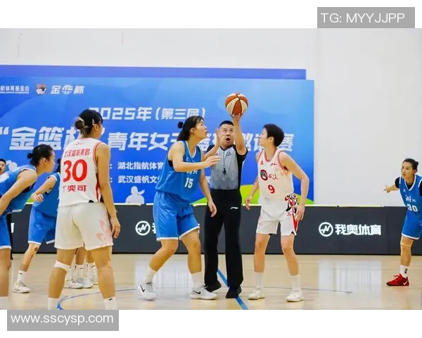 武汉篮球队在世界锦标赛积分榜上以63分稳居第一名展现强大实力